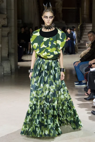 Look 33